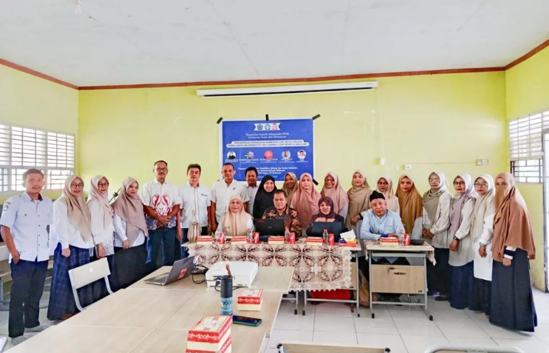 Dosen MPBSI PPs Unismuh Gelar Pendampingan Inovasi Pembelajaran Berbasis Deep Learning untuk Guru SMPN 26 Makassar